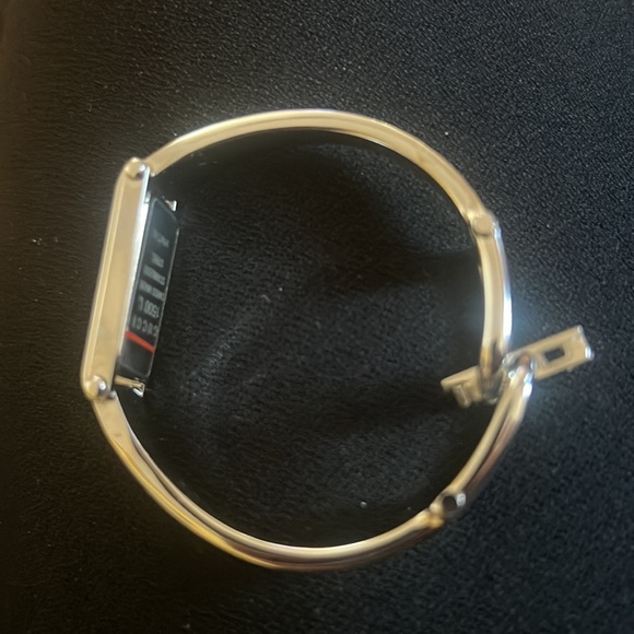 Original Gucci 1500L Green Red Roman Swiss watch - Picture 5 of 7